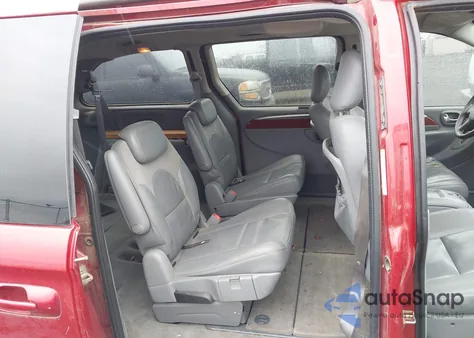 2005 Chrysler Town & Country Limited z USA, uszkodzony, nr VIN 2C4GP64L85R333836